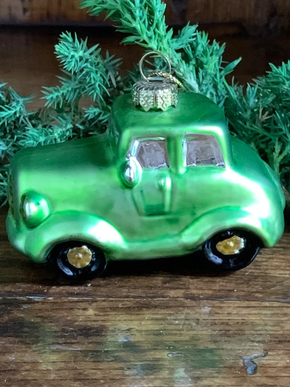 VINTAGE STYLE GREEN GLASS PICKUP TRUCK CHRISTMAS ORNAMENT